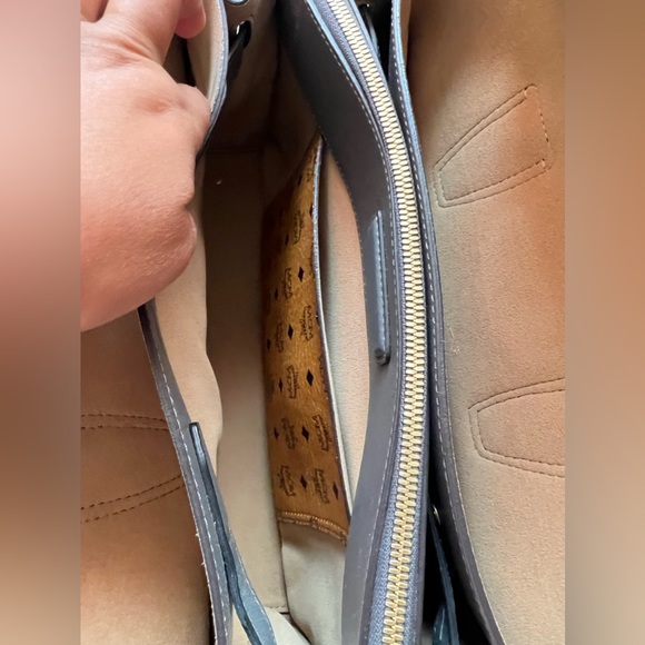 NWOT MCM PHANTOM MILLA 2 way - Picture 7 of 15